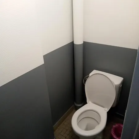 Independent Kitchen & Shower Free Parking Apartament *
